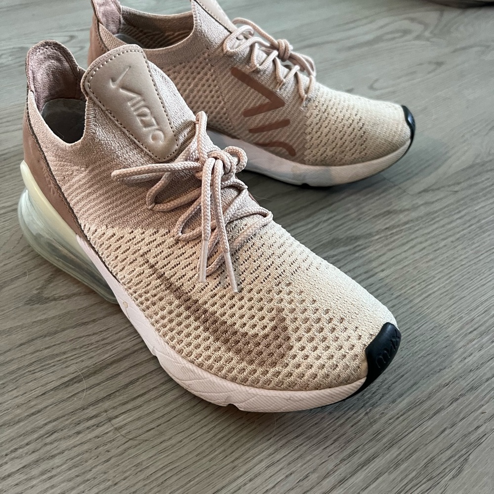 Nike Women’s Air 270 FlyKnit